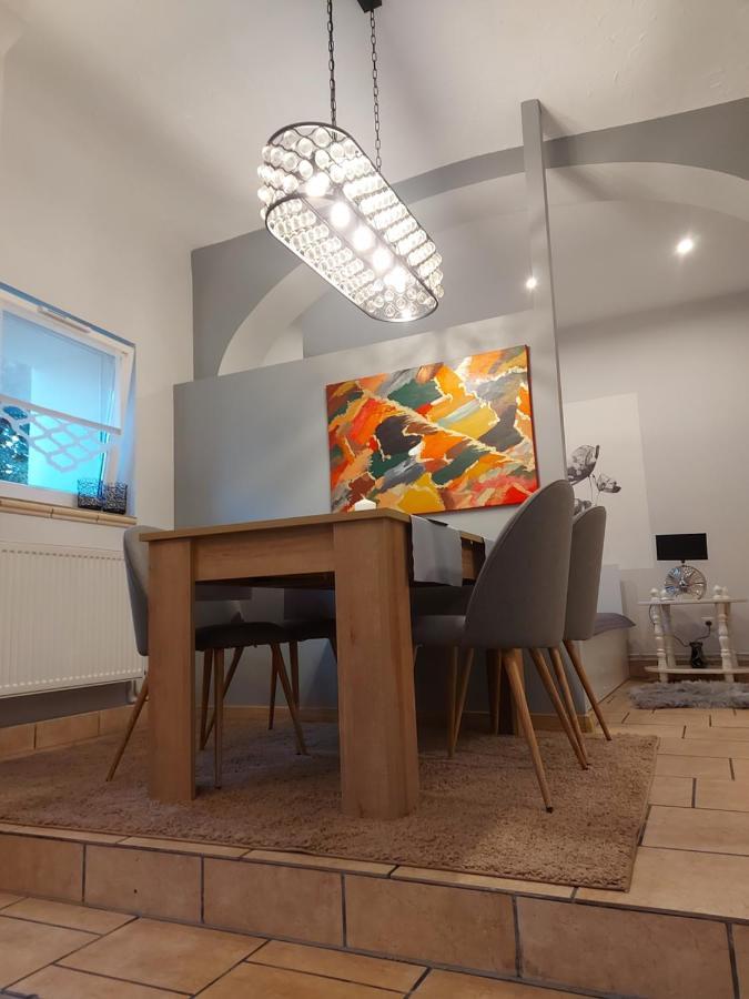 Apartament Przy Ratuszu Boguszów-Gorce Esterno foto
